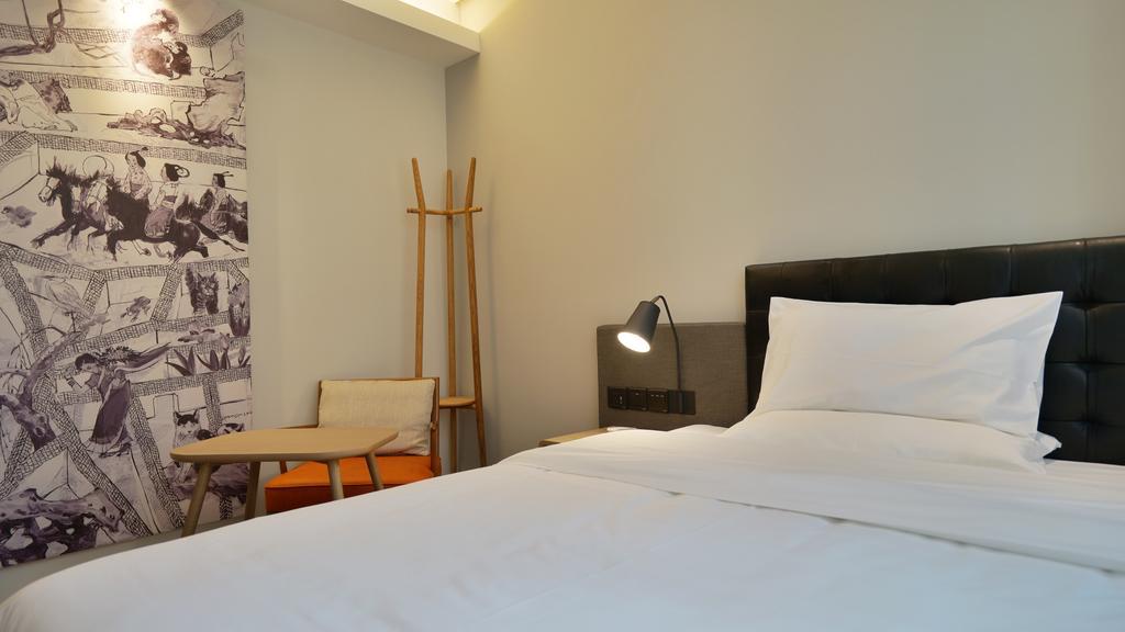 Hanting Premium Hotel Shanghai South Xizang Road ภายนอก รูปภาพ