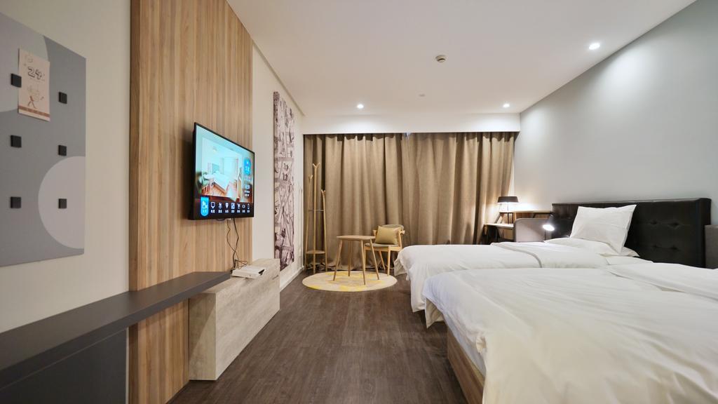Hanting Premium Hotel Shanghai South Xizang Road ภายนอก รูปภาพ